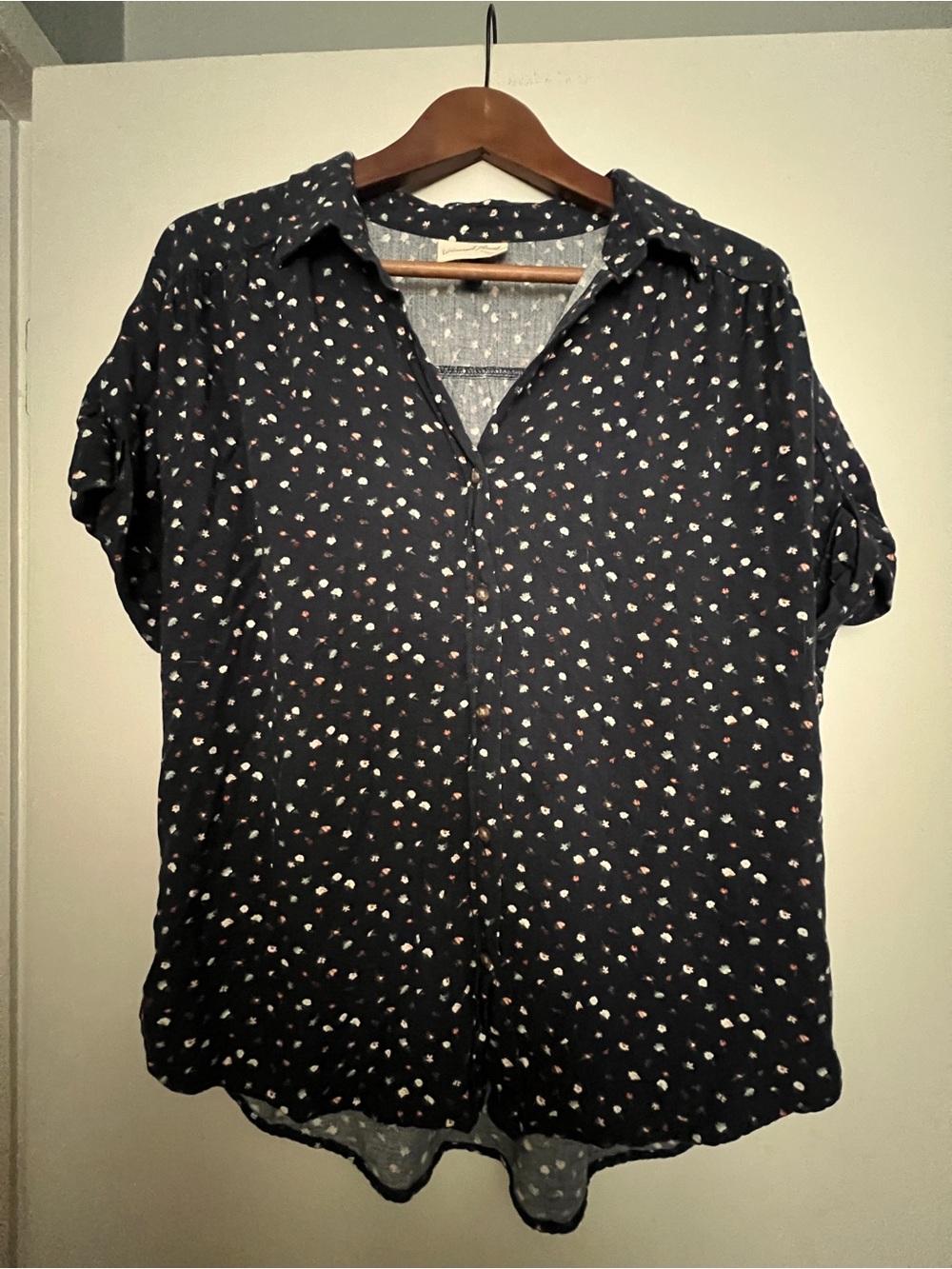 Universal Thread Navy Short-Sleeve Button-Down Shirt with small flower print - M